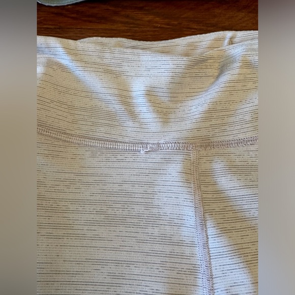 Outdoor Voices Leggings and Sports Bra Set in Light Purple 💜🦄 - Picture 6 of 7